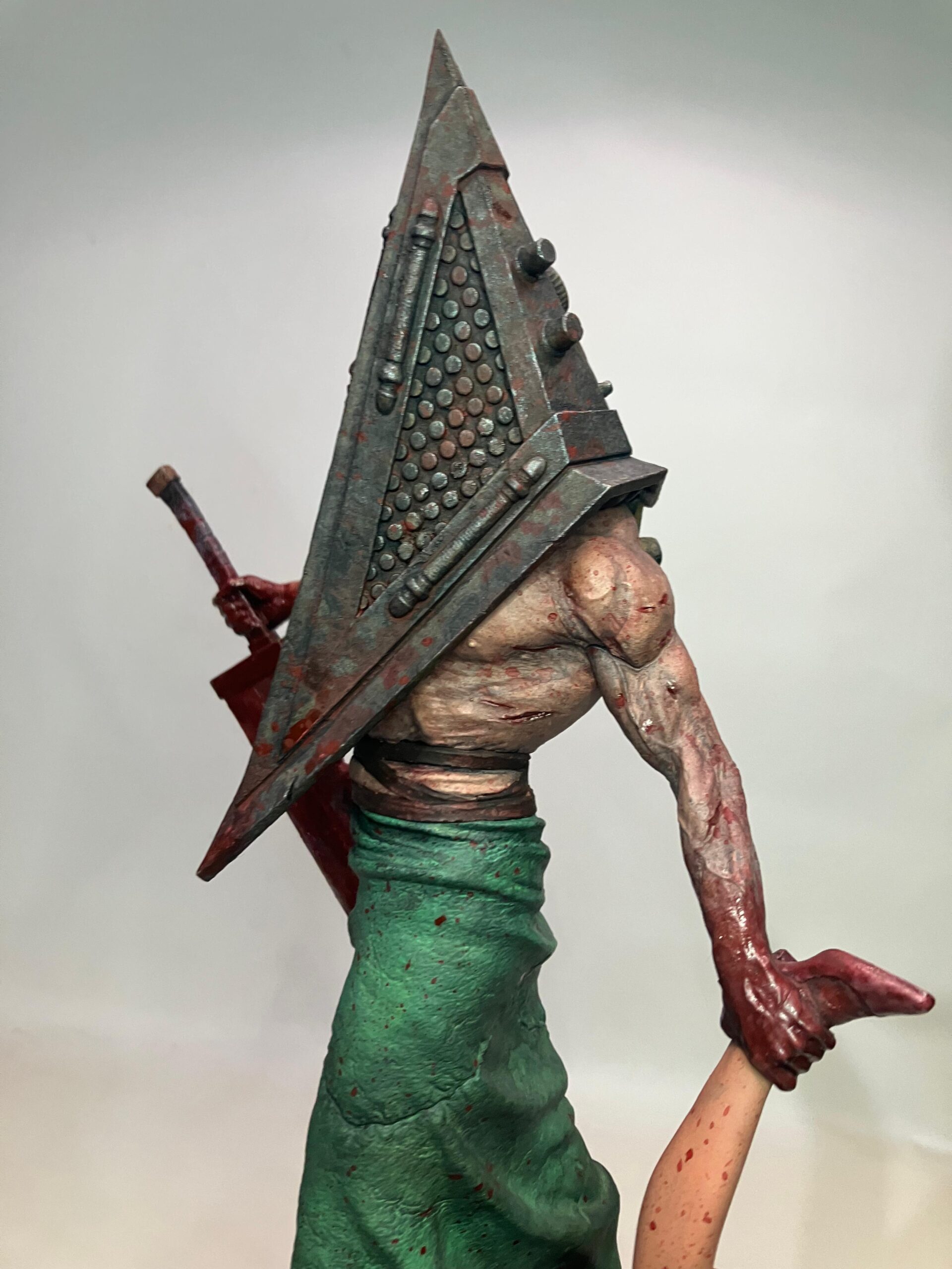 Figura Pyramid Head (Silent Hill) 25 cm
