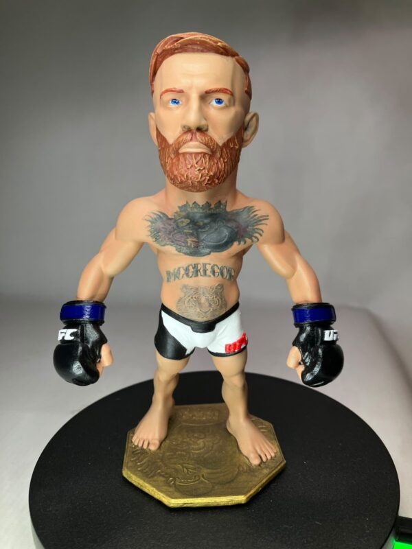 Figura Conor Mcgregor 15 cm
